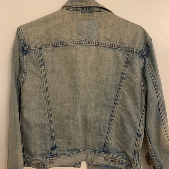 Levi’s Jean Jacket (Women’s) - Picture 4 of 11